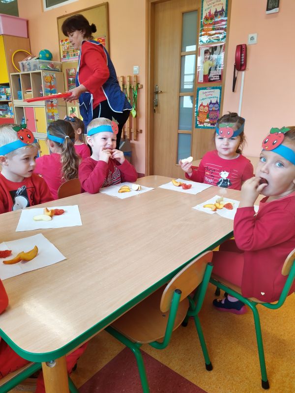 Kolorowe dni w przedszkolu ''Czerwony jak pomidor''