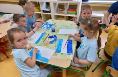 Kolorowe dni w przedszkolu – niebieski