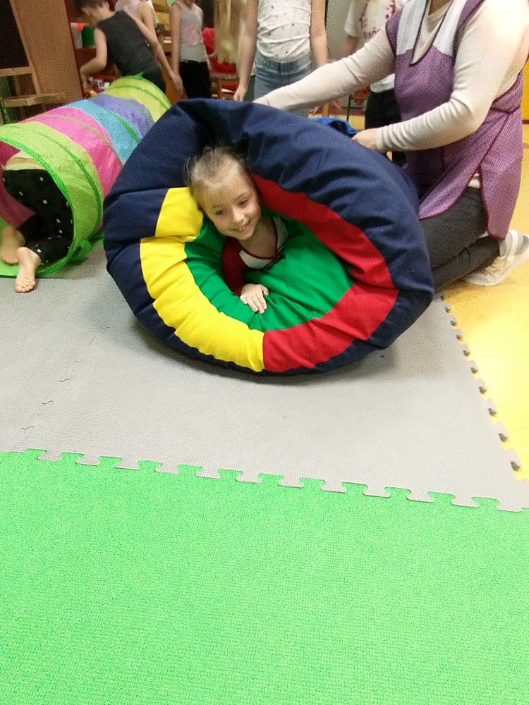 Gimnastyczne zabawy sensoryczne w naszej grupie
